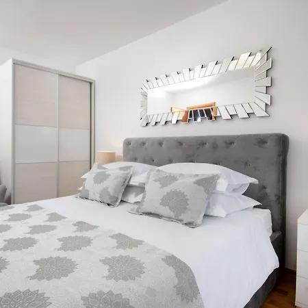 Daire Penthouse With Terrace And Hot Tub - Ivan