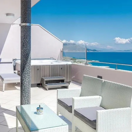 Daire Penthouse With Terrace And Hot Tub - Ivan *