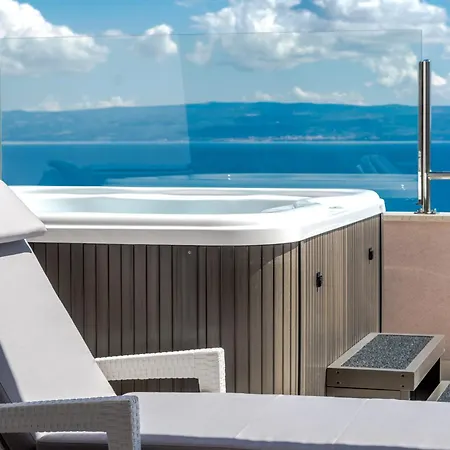 Apartment Penthouse With Terrace And Hot Tub - Ivan Split