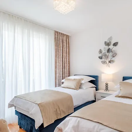 Penthouse With Terrace And Hot Tub - Ivan *