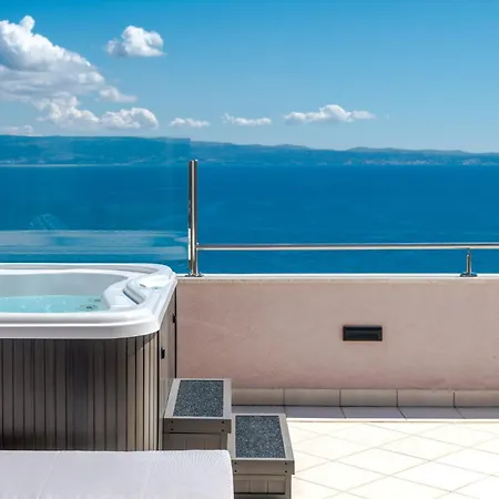 Penthouse With Terrace And Hot Tub - Ivan Apartman