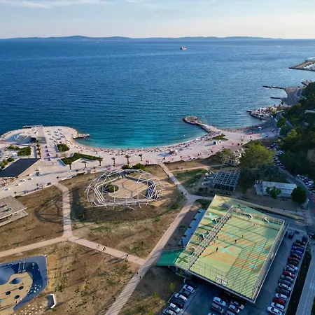 Penthouse With Terrace And Hot Tub - Ivan